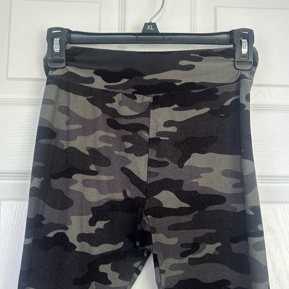 Camo Leggings from Ruby and Jenna - Picture 2 of 2